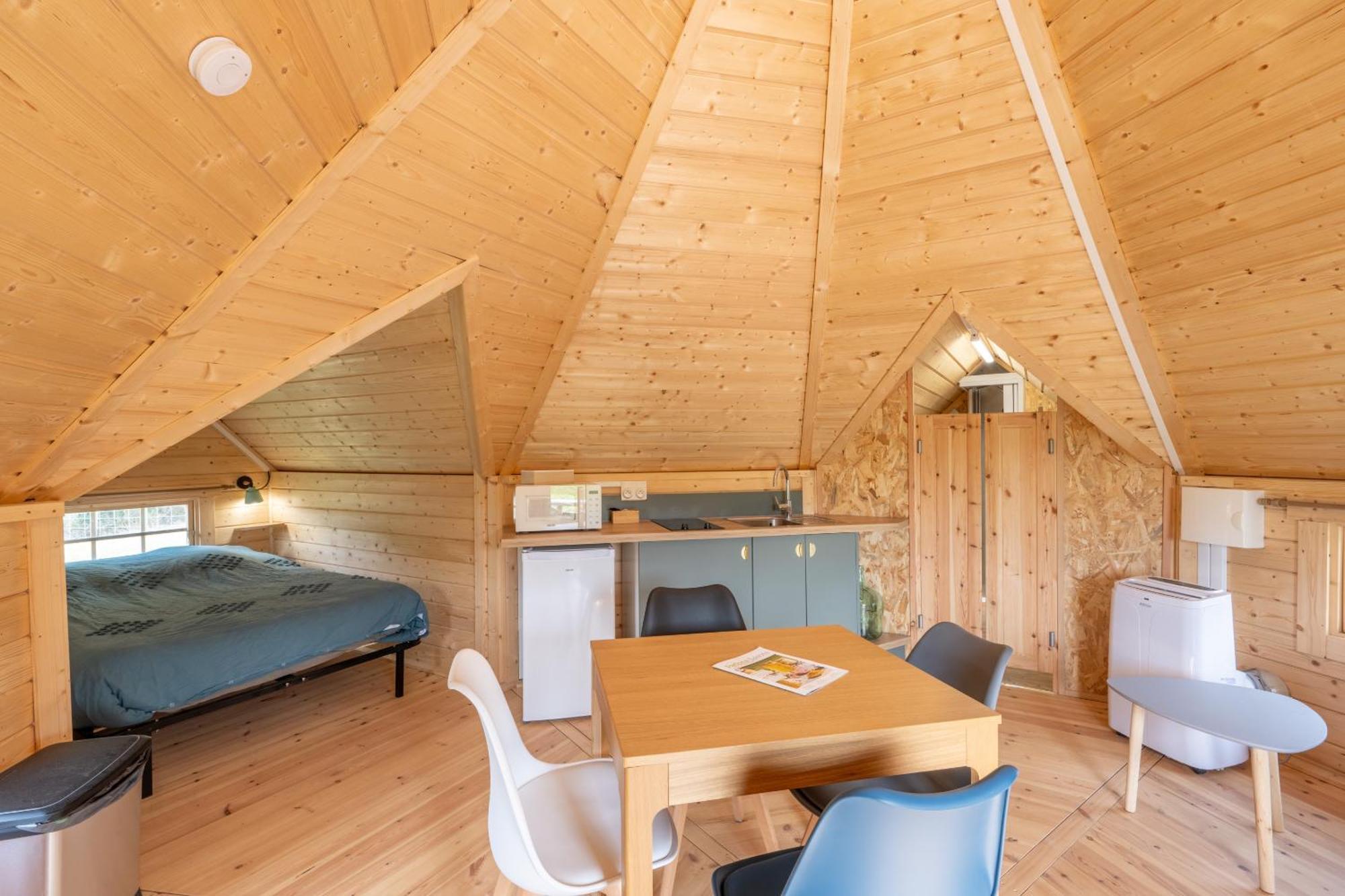 Logements Insolites A La Ferme - Yourte, Kota Ou Pod Farbus Phòng bức ảnh